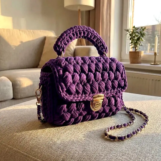 Amare’s Chunky Crochet Handbag
