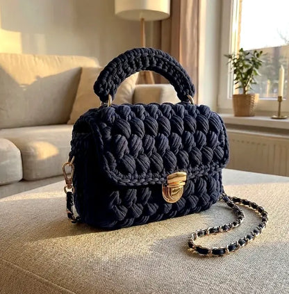 Amare’s Chunky Crochet Handbag