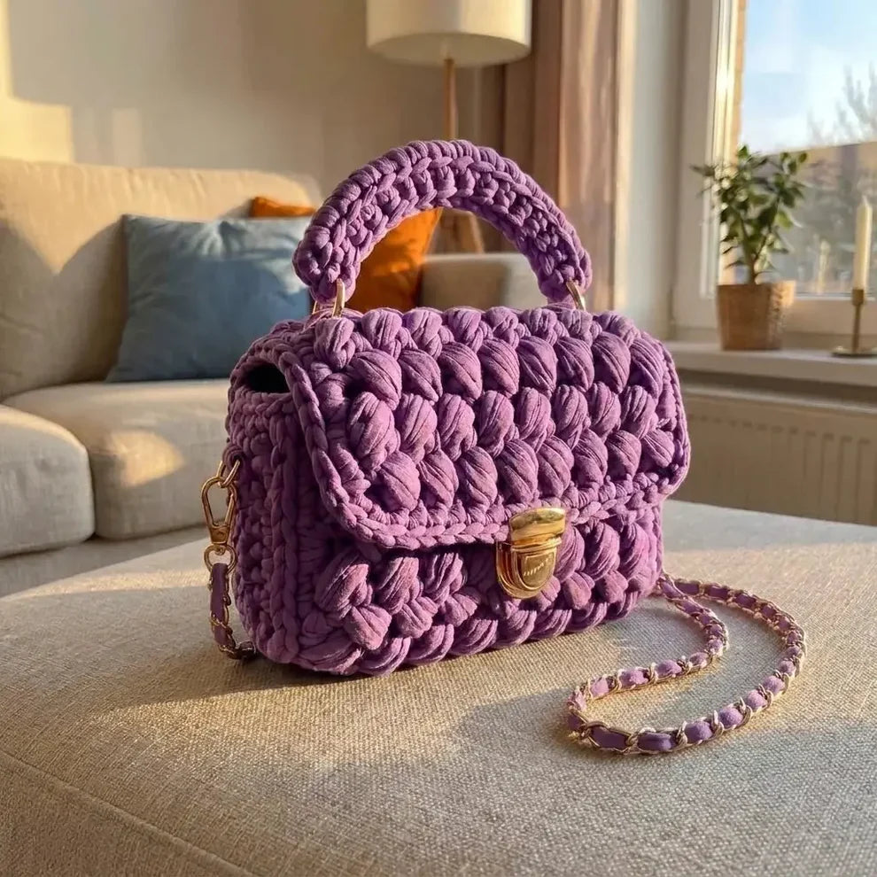Amare’s Chunky Crochet Handbag