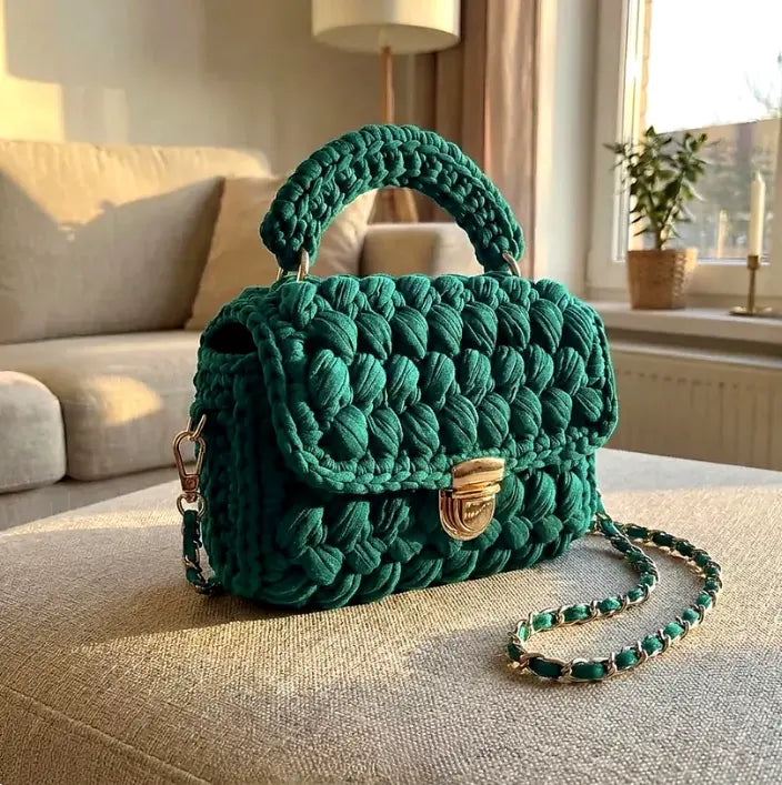 Amare’s Chunky Crochet Handbag
