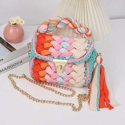 Amare’s Chunky Crochet Handbag