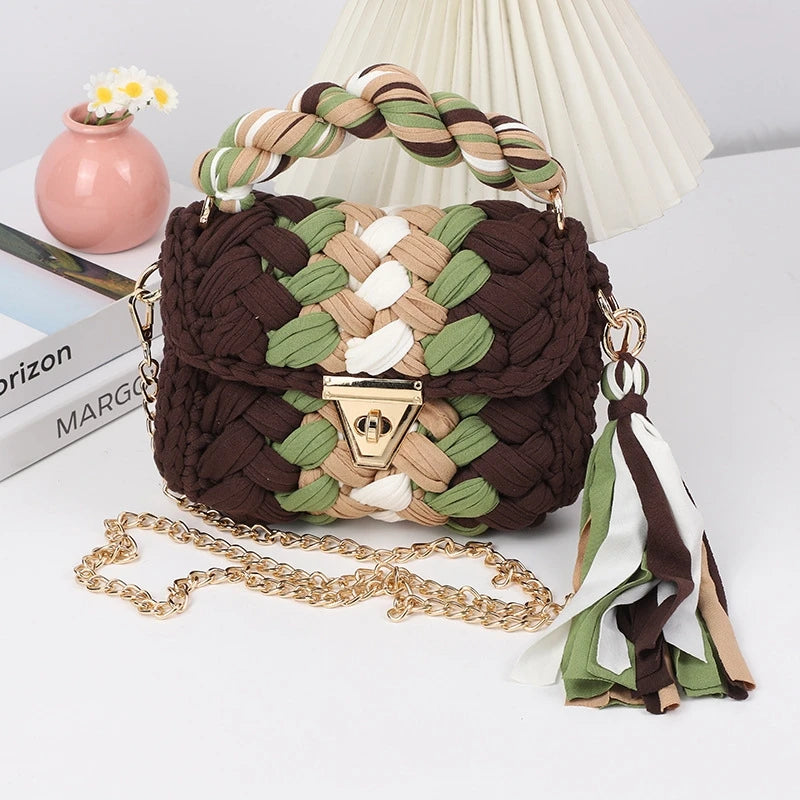 Amare’s Chunky Crochet Handbag