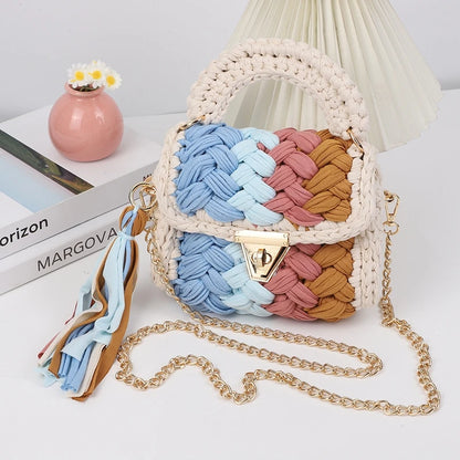 Amare’s Chunky Crochet Handbag