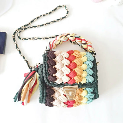 Amare’s Chunky Crochet Handbag