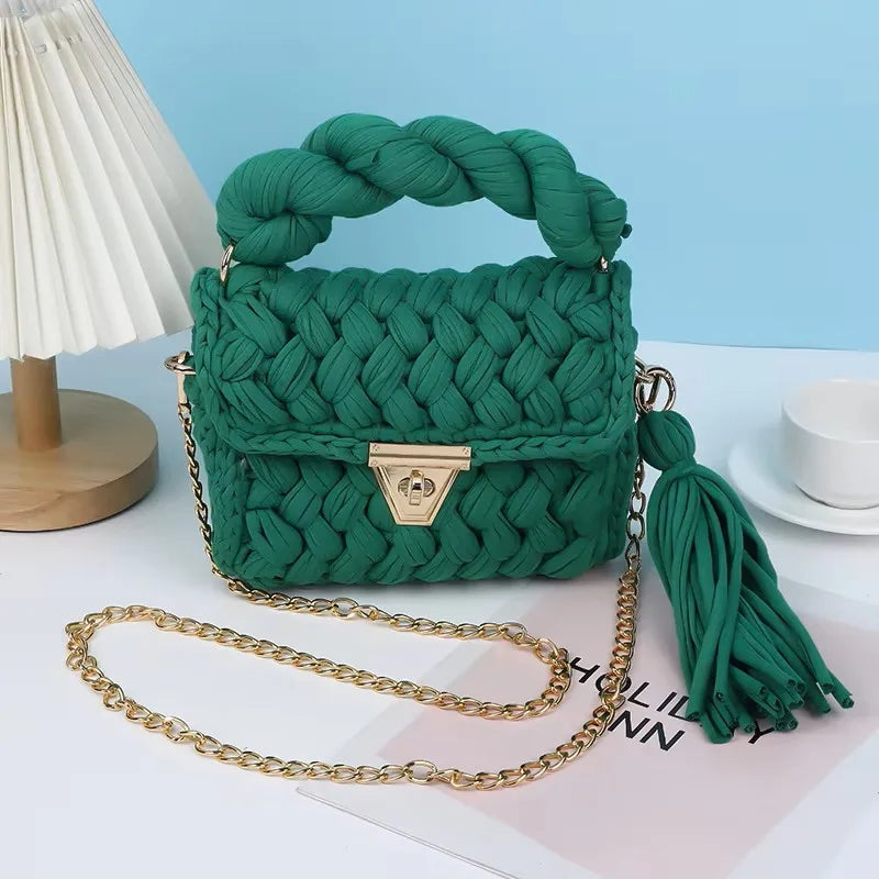 Amare’s Chunky Crochet Handbag
