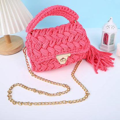 Amare’s Chunky Crochet Handbag