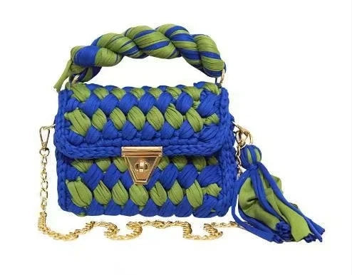 Amare’s Chunky Crochet Handbag
