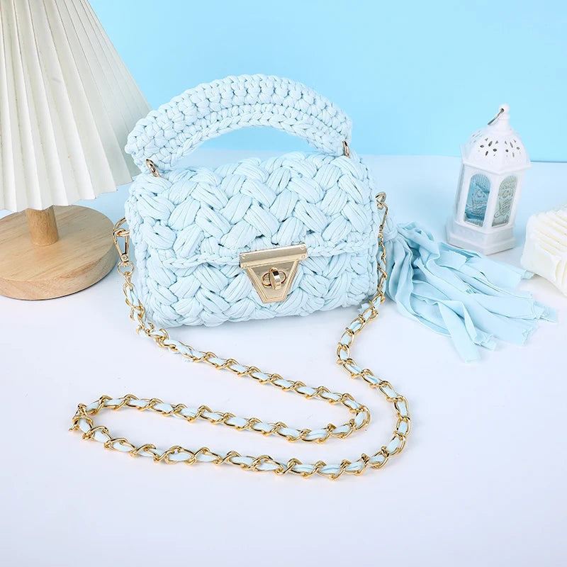 Amare’s Chunky Crochet Handbag