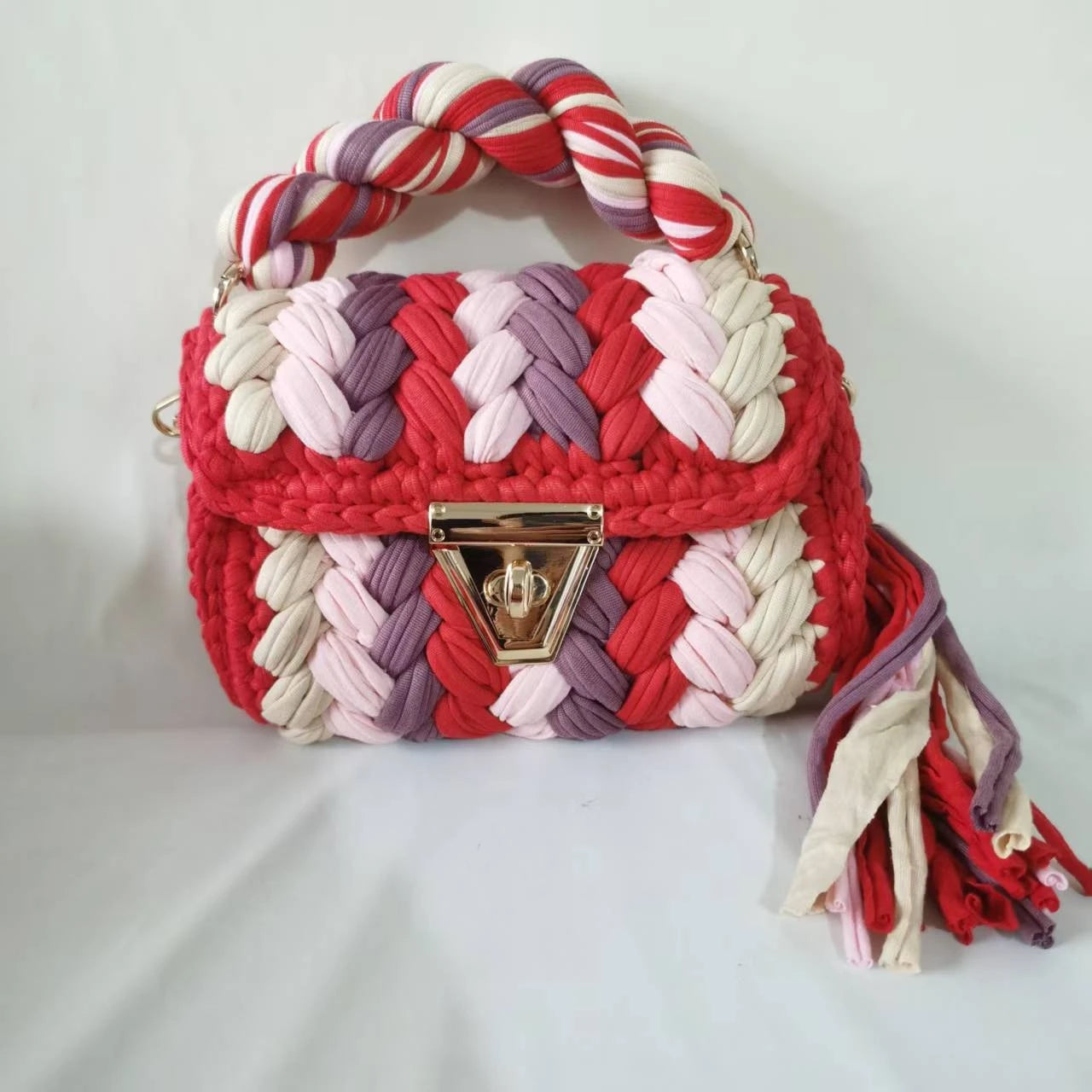Amare’s Chunky Crochet Handbag