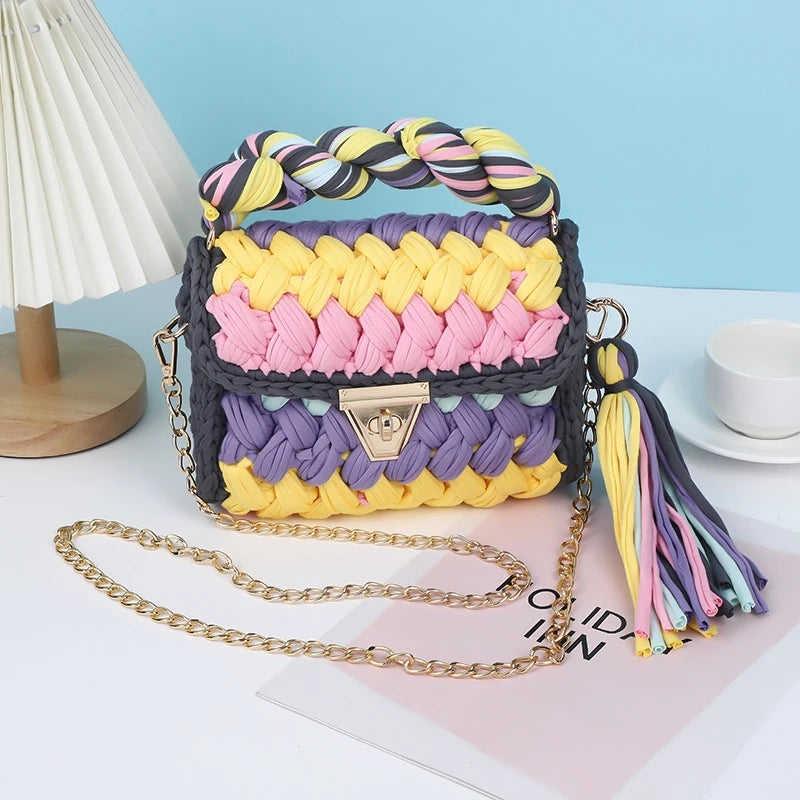 Amare’s Chunky Crochet Handbag