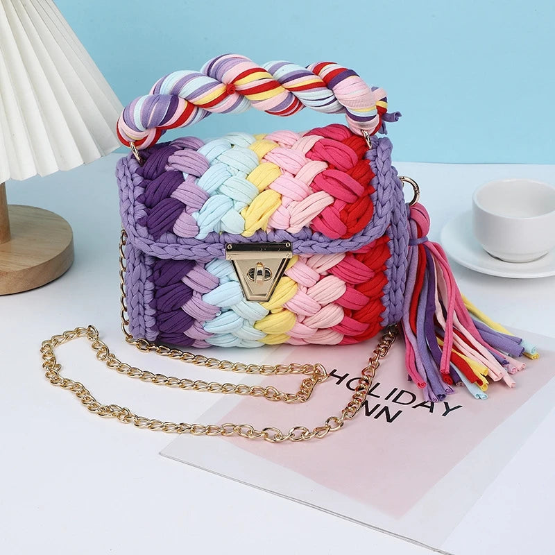 Amare’s Chunky Crochet Handbag