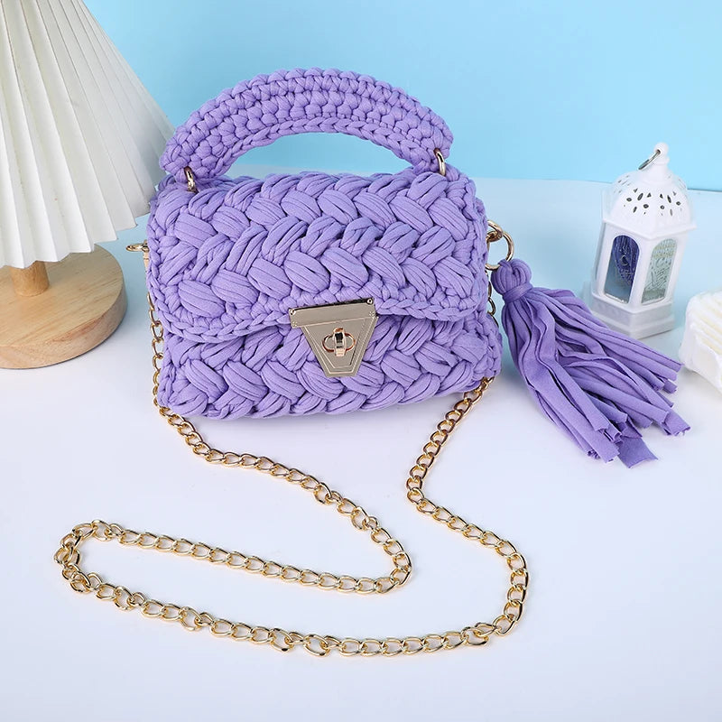Amare’s Chunky Crochet Handbag