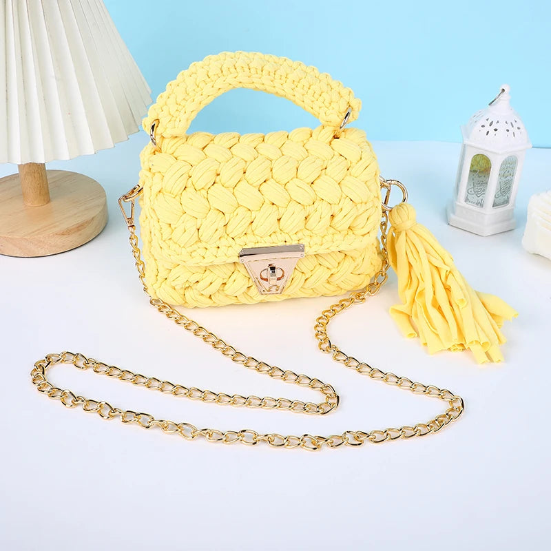 Amare’s Chunky Crochet Handbag