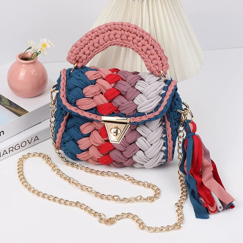 Amare’s Chunky Crochet Handbag