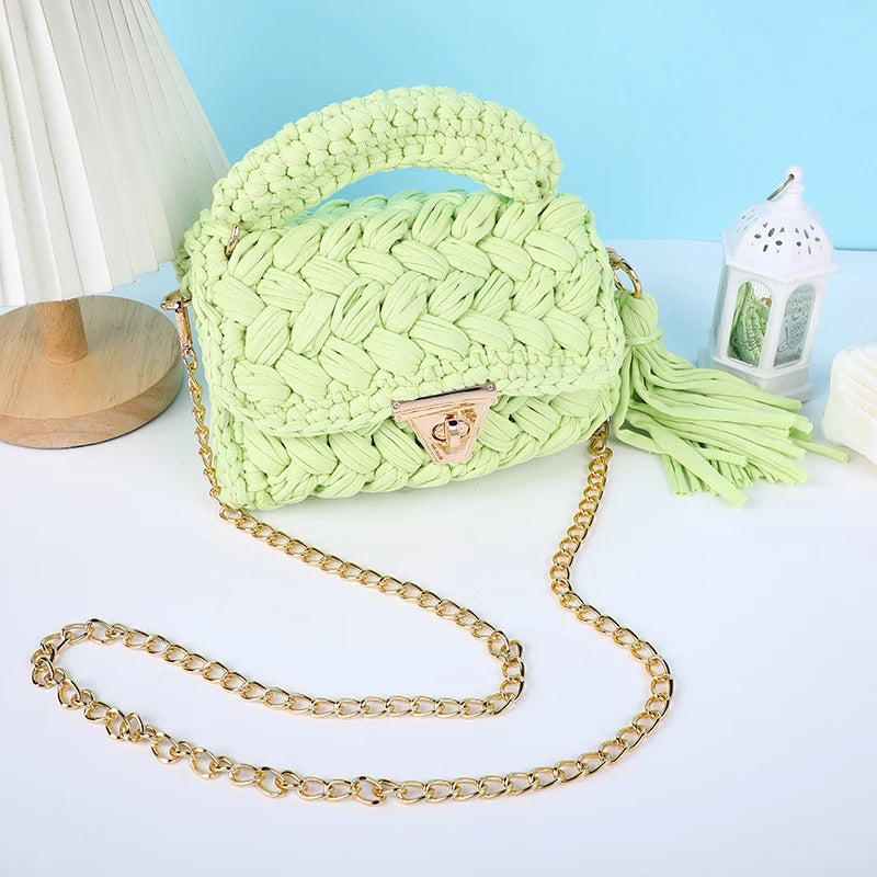 Amare’s Chunky Crochet Handbag