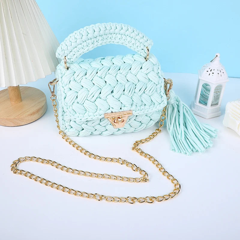Amare’s Chunky Crochet Handbag