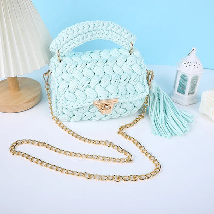 Amare’s Chunky Crochet Handbag