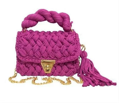 Amare’s Chunky Crochet Handbag