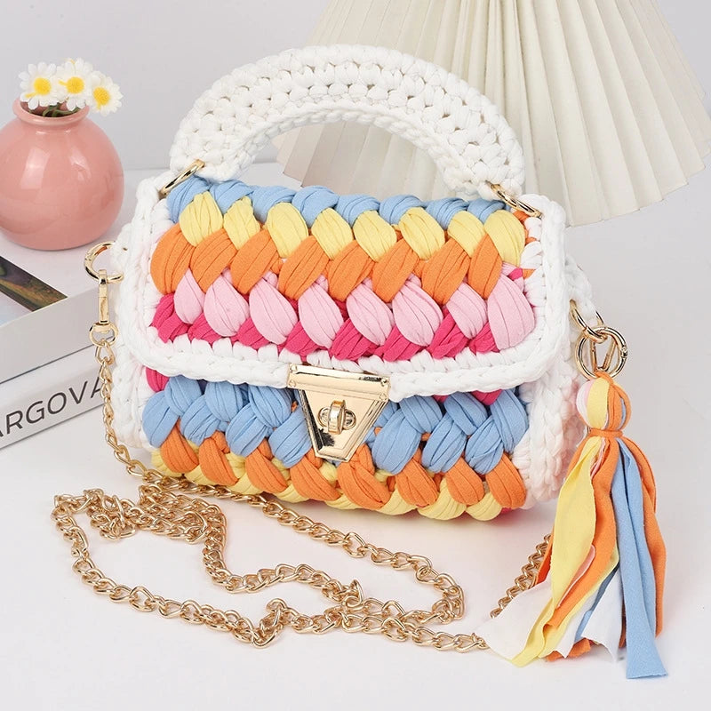 Amare’s Chunky Crochet Handbag