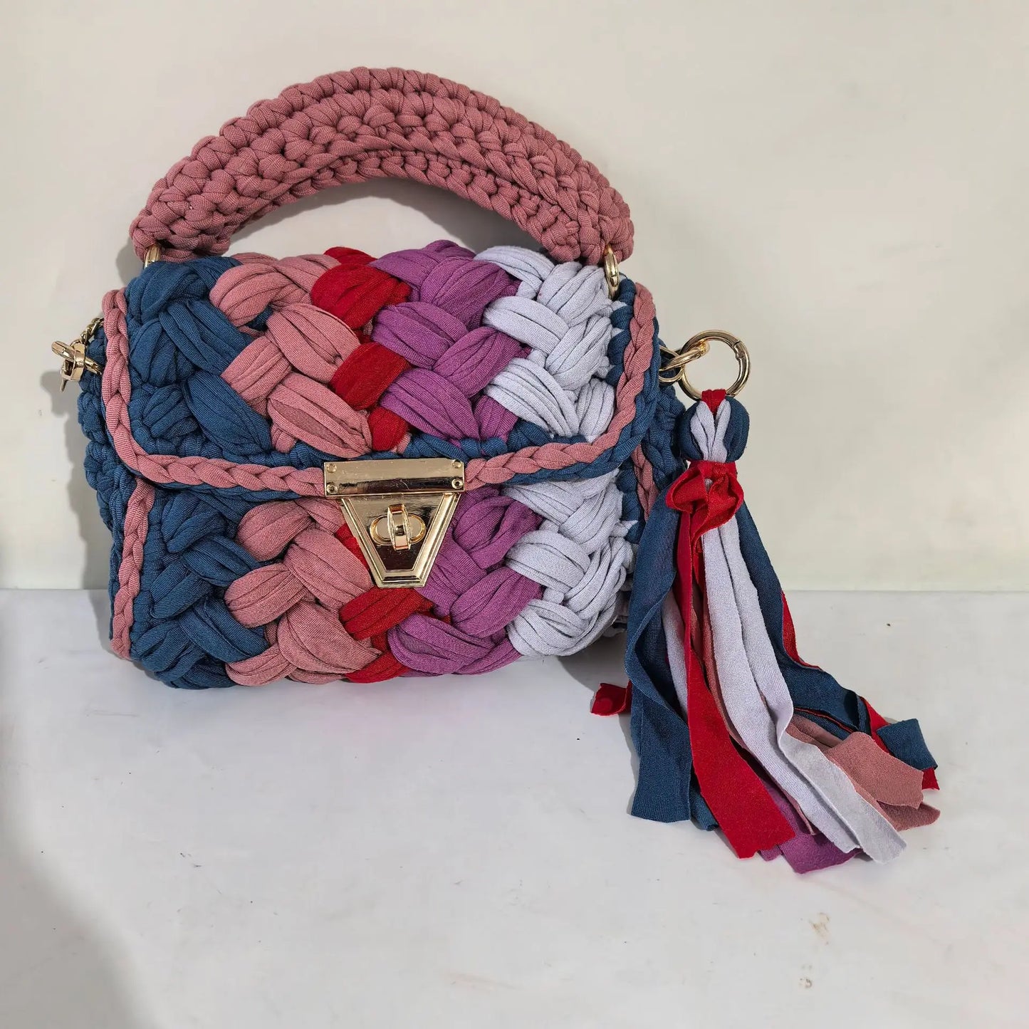 Amare’s Chunky Crochet Handbag