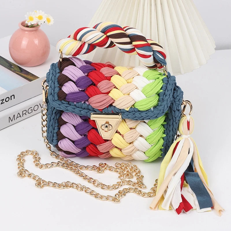 Amare’s Chunky Crochet Handbag