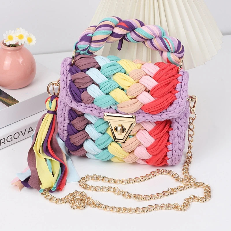 Amare’s Chunky Crochet Handbag
