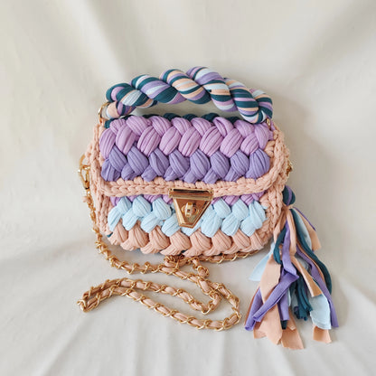 Amare’s Chunky Crochet Handbag