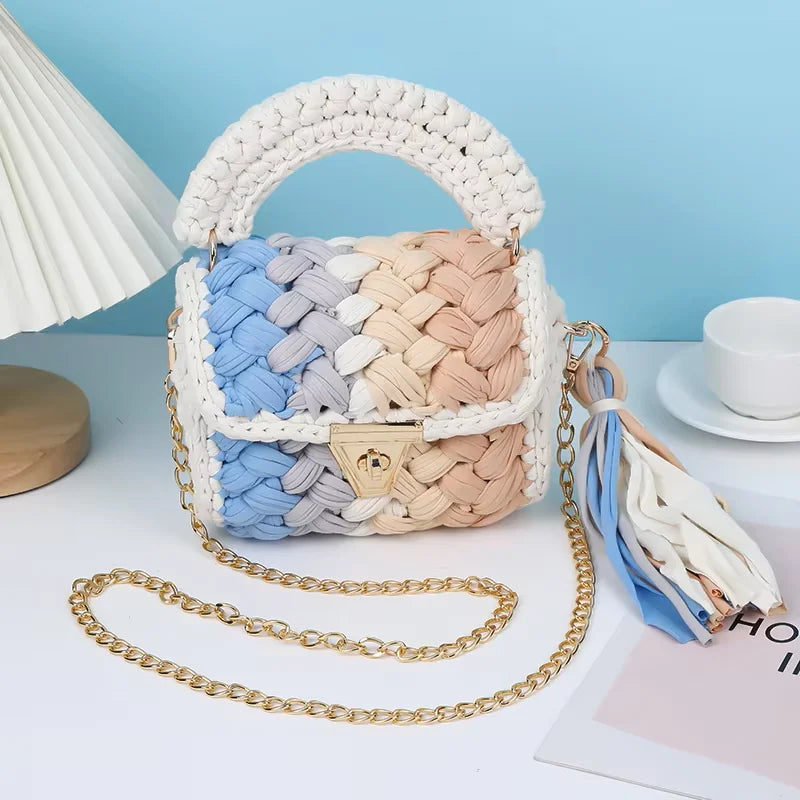 Amare’s Chunky Crochet Handbag