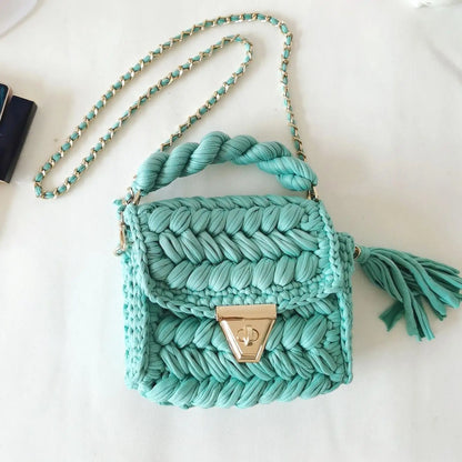 Amare’s Chunky Crochet Handbag