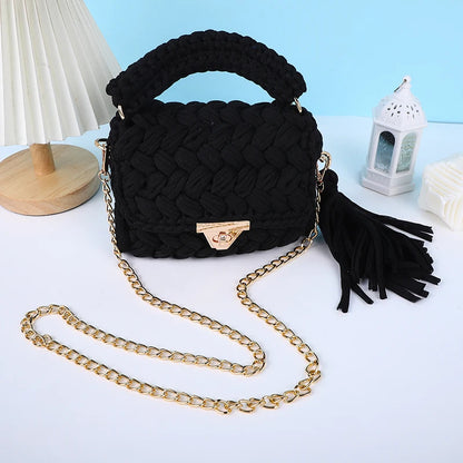 Amare’s Chunky Crochet Handbag