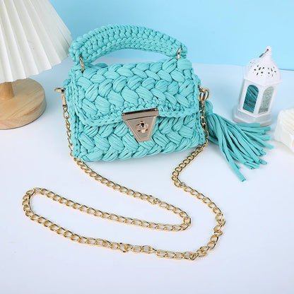 Amare’s Chunky Crochet Handbag