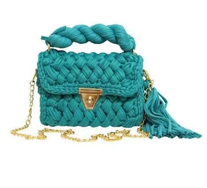 Amare’s Chunky Crochet Handbag