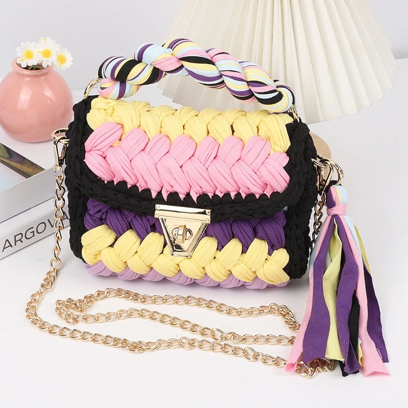 Amare’s Chunky Crochet Handbag