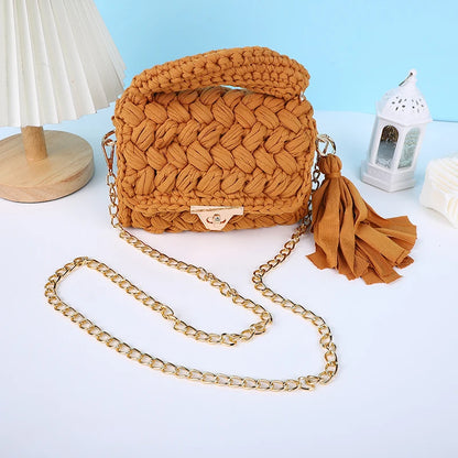Amare’s Chunky Crochet Handbag