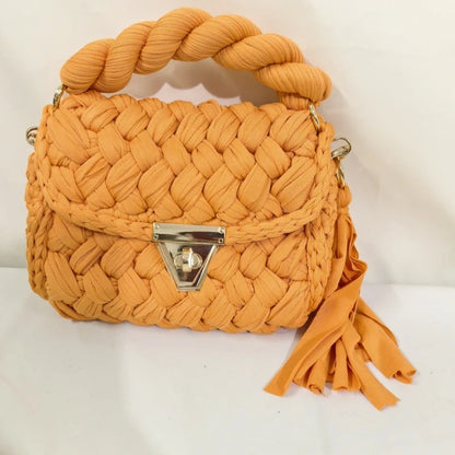 Amare’s Chunky Crochet Handbag